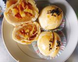 Hình bước làm 6 của món Bánh trung thu ngàn lớp nhân mochi chà bông trứng muối