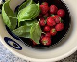 Une image de l'étape 2 de 🍋Jus 🥤fraises 🍓🌿basilic 🍃.