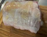 Une image de l'étape 1 de Rôti de porc au miel et carottes confites.