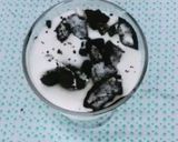 A picture of step 2 of Oreo delight.