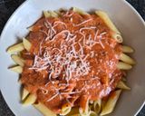 GYORS Paradicsomos-tejszínes-sajtos tésztaszósz recept fázis 5 fotója