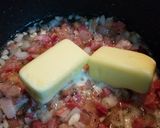 A picture of step 2 of Vodka-Less Sauce.