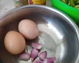 Foto langkah ke 1 dari resep Telur Dadar Pare Khas Pontianak.