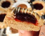 Foto del paso 13 de la receta: 🫖 Galletitas rellenas con dulce de leche o dulce de frambuesa 🫖Masa de mantequilla de maní al cacao