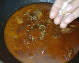 A picture of step 4 of Chicken Qorma.