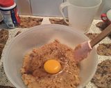 Foto del paso 2 de la receta: Galletitas crocantes de avellanas rellenas con dulce de leche