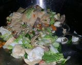 Foto langkah ke 5 dari resep Capcay Goreng.
