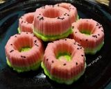 Foto langkah ke 7 dari resep Bolu Kukus Semangka.