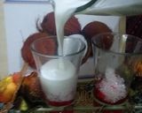 A picture of step 4 of Coconut milk shake.