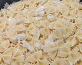 Foto del paso 4 de la receta: Farfalle con Bacalao y Alioli