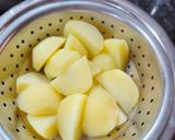 A picture of step 2 of Chilli Garlic Potato Bites.
