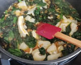 Foto del paso 5 de la receta: Garbanzos con bacalao y espinacas (potaje de Vigilia)