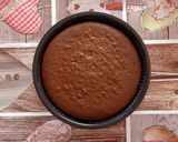 Foto del passaggio 6 della ricetta Torta al cacao con crema pasticcera fragole e ciliegie