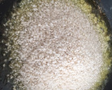 Foto del paso 5 de la receta: Arroz negro con sepia y gambas