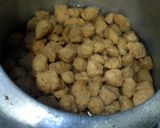 A picture of step 2 of Soyabean Masala Chunks.