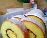 Foto langkah ke 5 dari resep Vanilla Choco Rollcake.