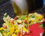 Foto del paso 2 de la receta Ceviche con fresas y mango