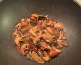 A picture of step 5 of 3 cups mushrooms.
