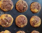 Gluténmentes meggyes csokis muffin recept fázis 5 fotója