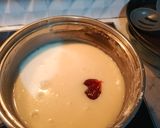 Foto langkah ke 5 dari resep Silky Puding Matcha Vla Stroberi.