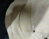 A picture of step 3 of Lacha paratha.