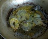 Foto langkah ke 3 dari resep Udang Goreng Manis.