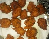 A picture of step 3 of Maggie pakoda.