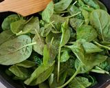 Foto del paso 3 de la receta: Espinacas baby salteadas