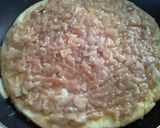 Foto del paso 10 de la receta: Pizza con masa de papa hecha en sartén...🤔🤨🙄🍕🧀🍳🌰🍆🧀🍕