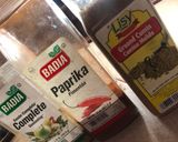 Foto del paso 2 de la receta: (Enrollado de carne con espárragos.) Acompañado con ensalada César y arroz con fideos