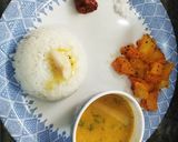 A picture of step 8 of Maharashtrian aamti bhat batatyachya kachrya.