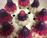 A picture of step 7 of Strawberry and blueberry Modak.