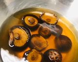 A picture of step 2 of Dried Mushrooms.