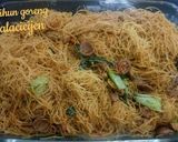 Foto langkah ke 4 dari resep Bihun Goreng Ayam Baso.