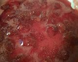Foto langkah ke 2 dari resep Strawberry Panna Cotta.