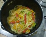 Foto del paso 2 de la receta: Caldo dulce de verduras salteadas