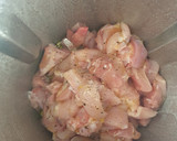 Foto del paso 2 de la receta: Pollo con almendras con Mambo
