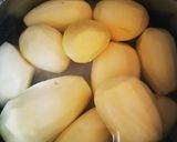 Főtt krumpli 🥔 🥚 metélőhagyma szószal recept fázis 1 fotója