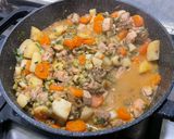 Une image de l'étape 27 de Poulet aux carottes, panais, petits pois et pommes de terre.
