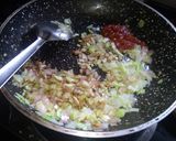 A picture of step 3 of Palak paneer momos.