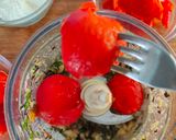 A picture of step 4 of Pesto alla Trapanese.