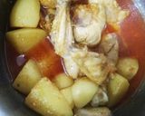 A picture of step 4 of Alo chicken gravy.