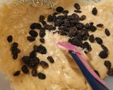 Foto langkah ke 5 dari resep Banana Raisin Bread.