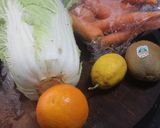 Foto del paso 2 de la receta: Ensalada de col china con piñones