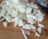 A picture of step 1 of Chicken qeema Aloo.