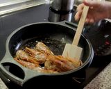 A picture of step 5 of Calamari with Shrimp in Garlic Sauce.
