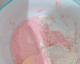 Foto langkah ke 1 dari resep Donat Yoghurt Strawberry.