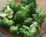 Foto del paso 2 de la receta: Brócoli a la mantequilla con limón en microondas