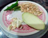 A picture of step 1 of Maharashtrian Paneer Thecha.