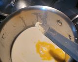 A picture of step 1 of Samyang Chicken Cheese Noodle (Less Spicy Carbonara).